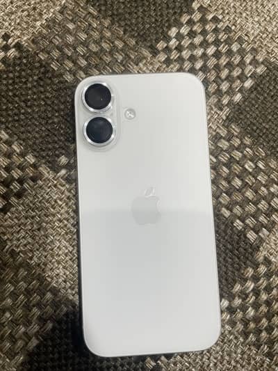 Apple iPhone 16