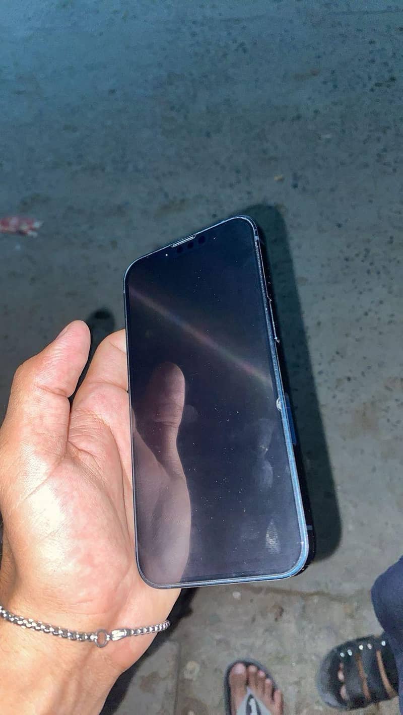 Apple iPhone 13 2