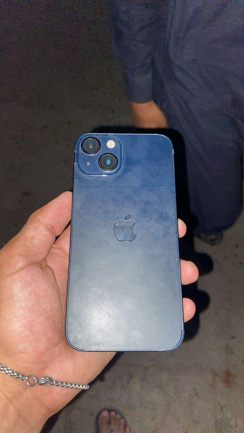 Apple iPhone 13 4