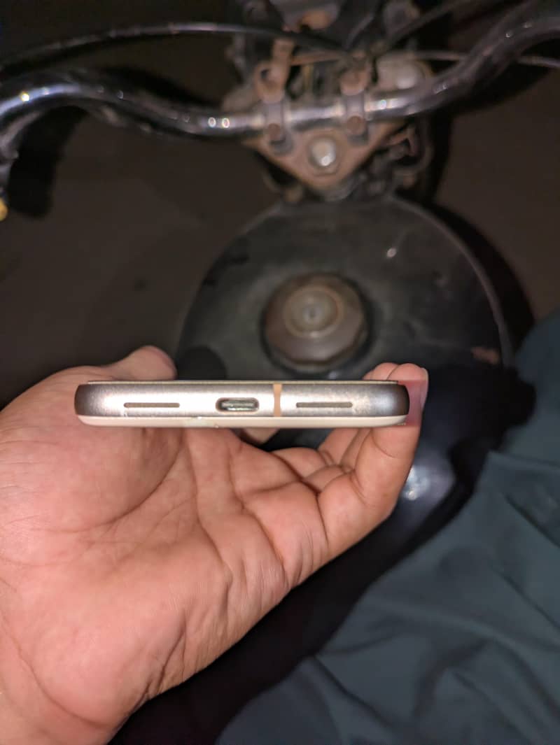 Google Pixel 8 3