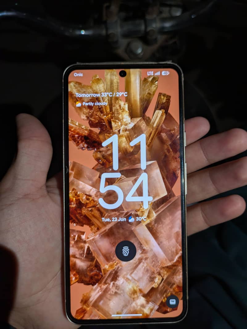 Google Pixel 8 4