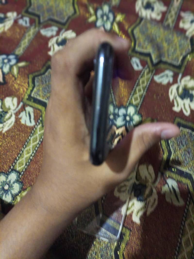 iphone 11 pro 4