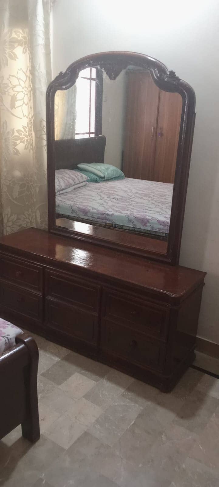 Dressing Table 0