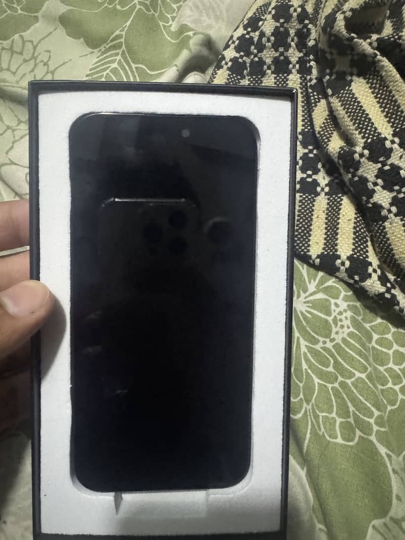 iPhone 15 Pro panel 0