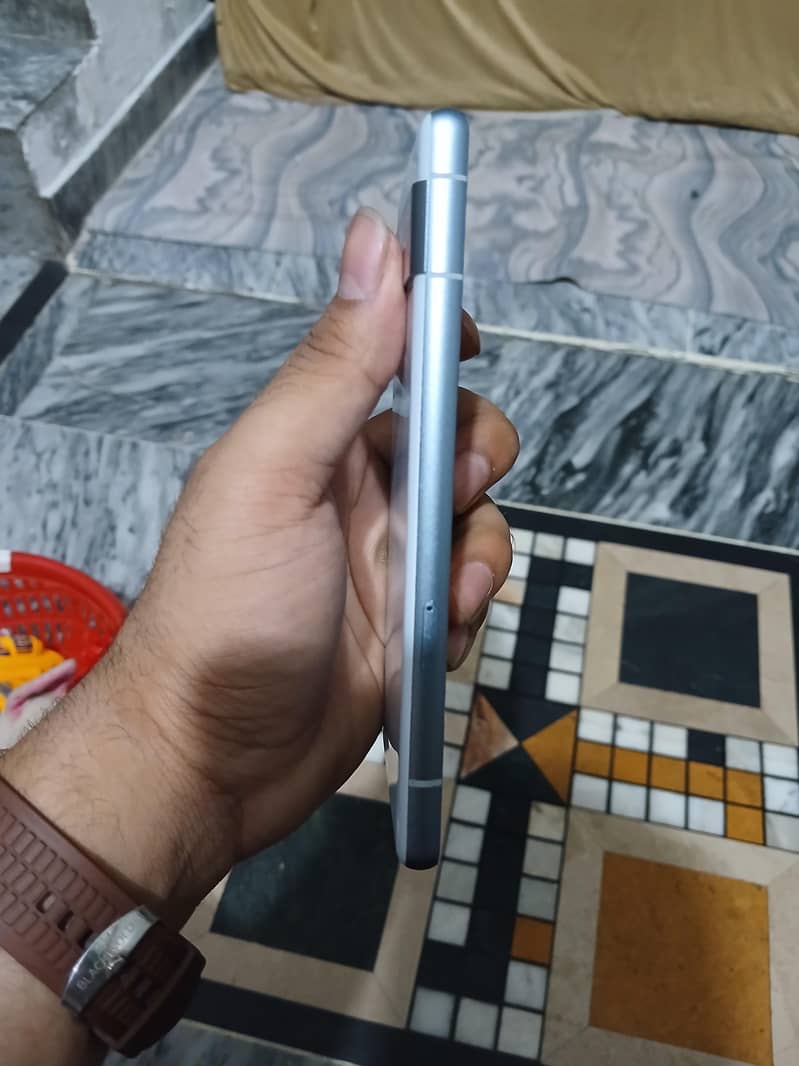 Google Pixel 7a 2