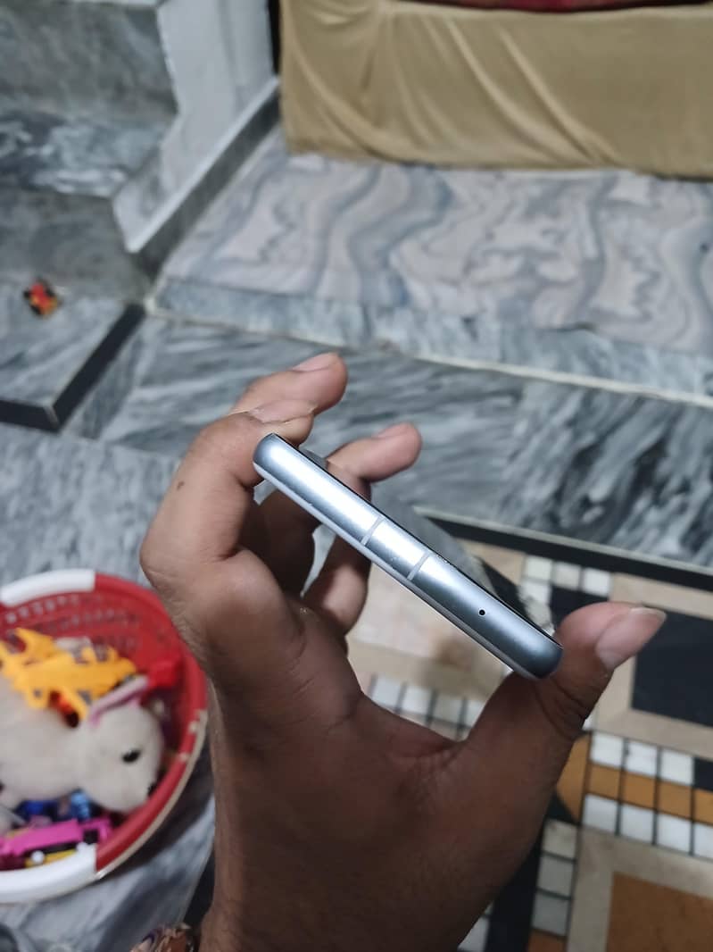 Google Pixel 7a 5
