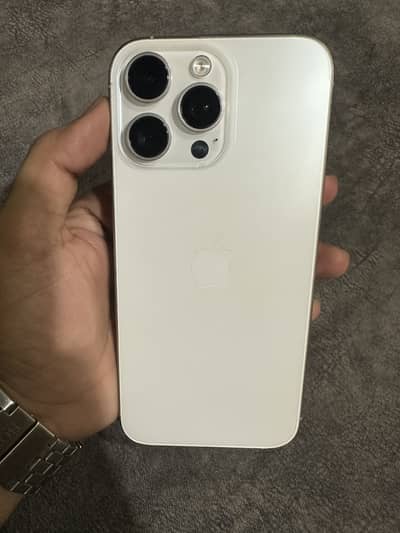 Apple iPhone 16 Pro Max