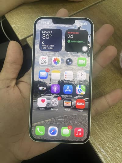 Apple iPhone 13