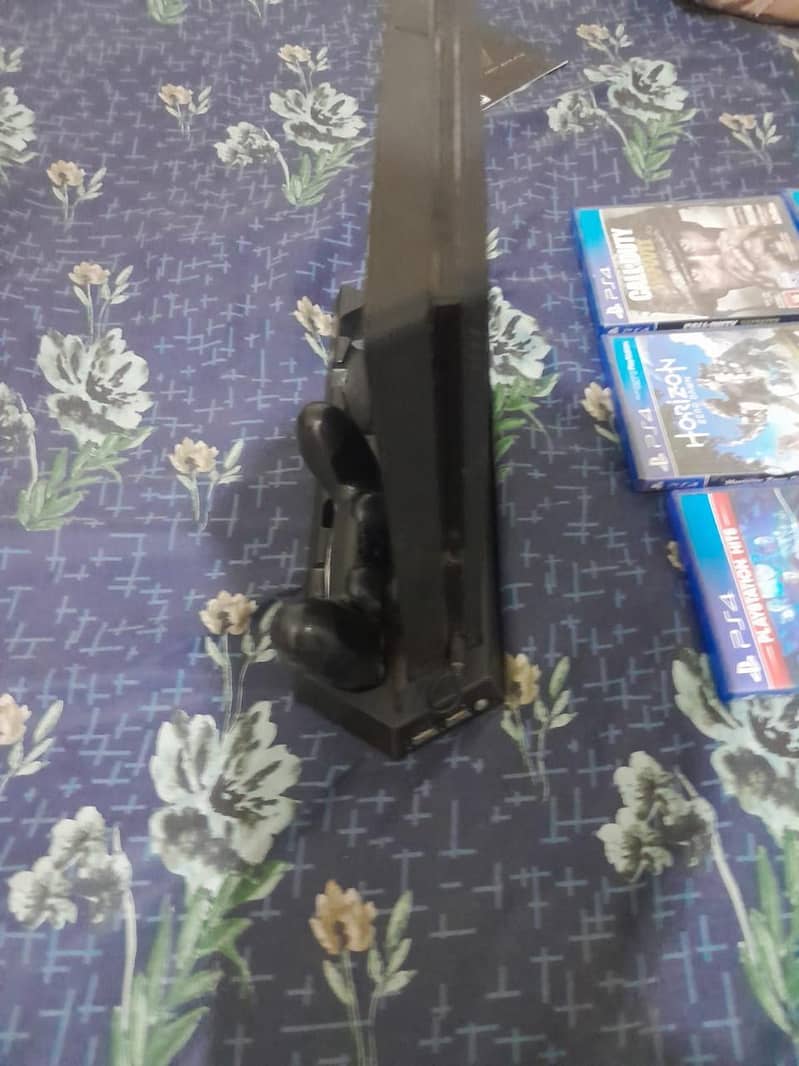 ps4 slim 1