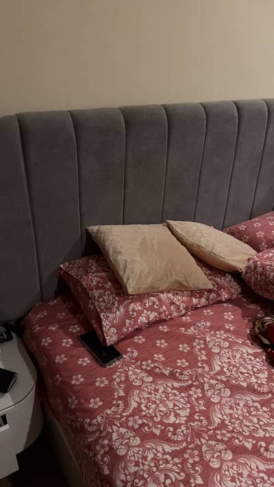 White bed set mirror side table and dressing table