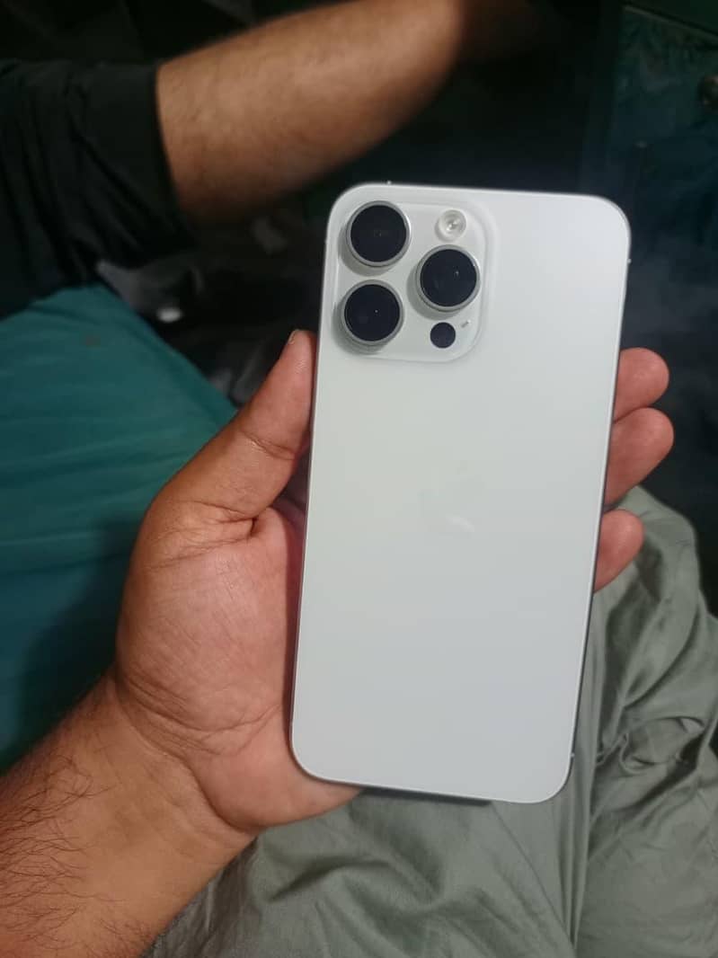 iPhone 15 Pro Max 0
