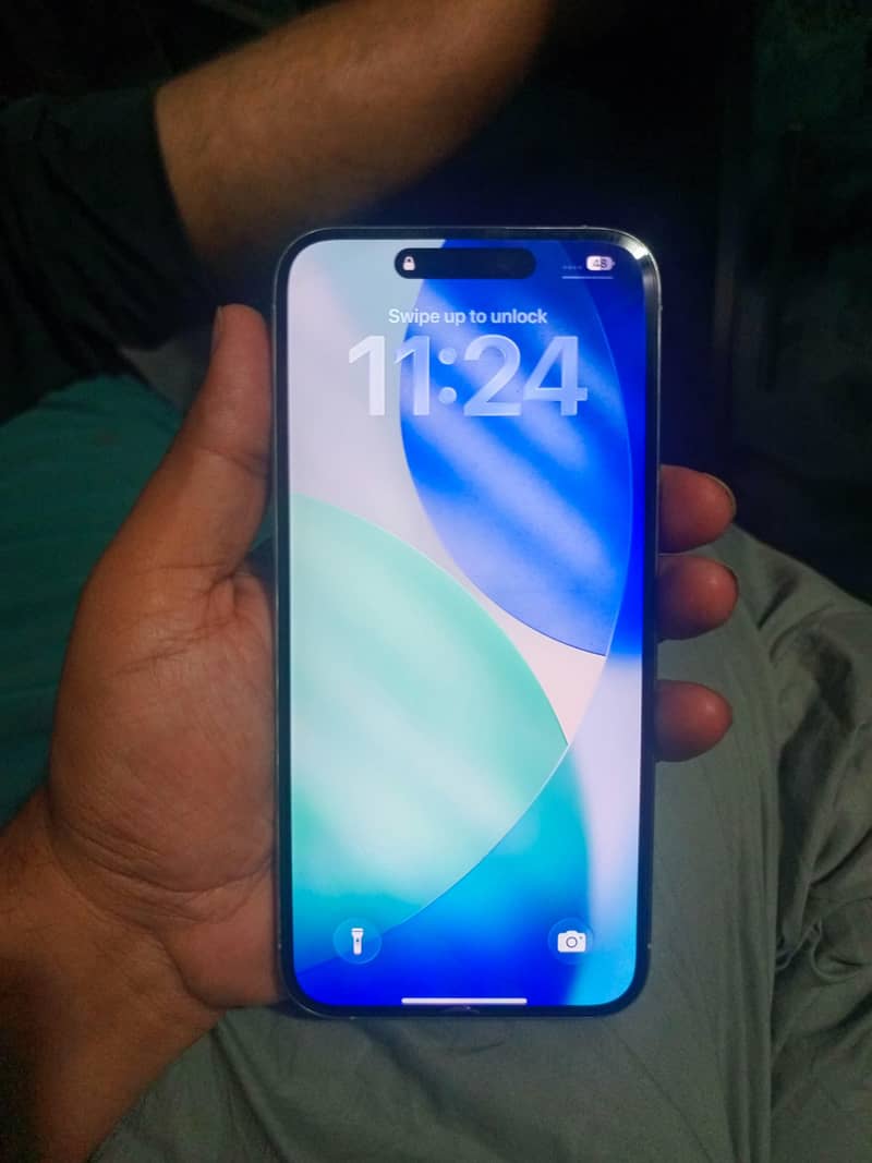 iPhone 15 Pro Max 6