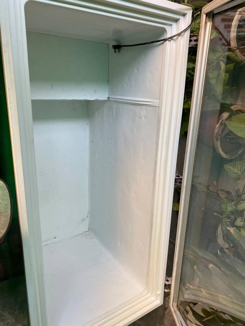 Waves Deep Freezer in Pristine Condition 0