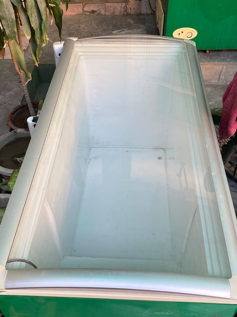 Waves Deep Freezer in Pristine Condition 1