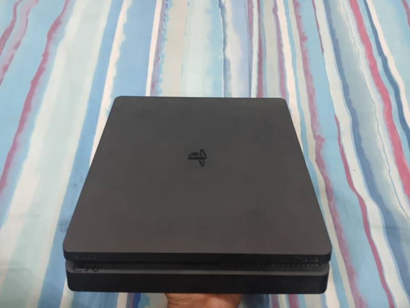 PS4 SLIM 0