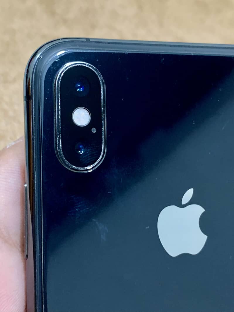 iPhone XS 6