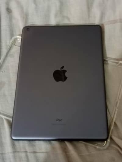 ipad 8th generation 32gb all ok 10/9.9 condition detail neche pharle