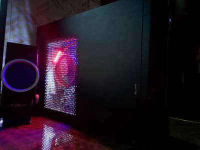 1 CPU core i3 4th generation with monitor. all setup