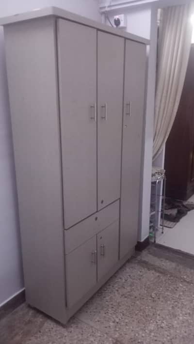 The cupboard is in excellent condition.