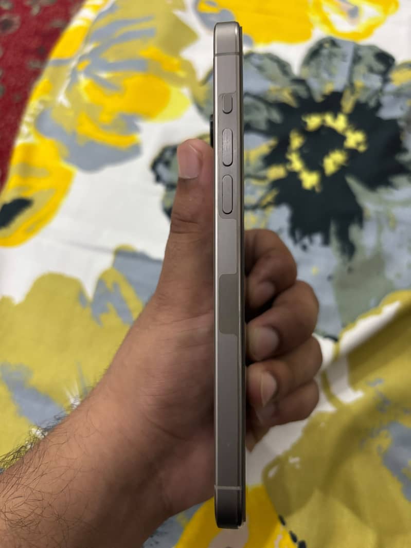 iPhone 15 pro max 3