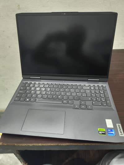 i7 13th with NVidia 4060 of 8GB
