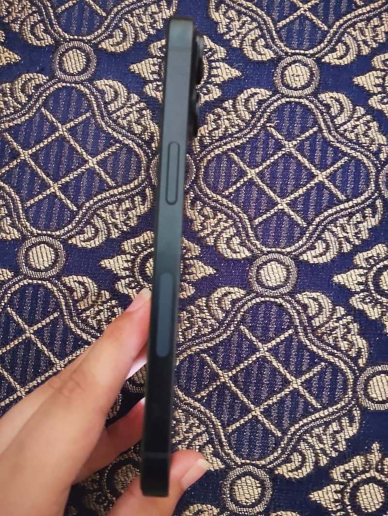 Apple iPhone 14 2