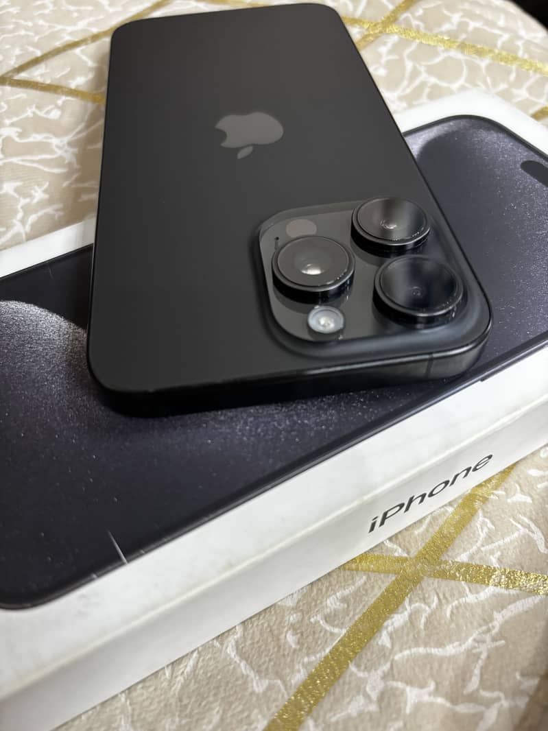 Iphone 15 pro max 4