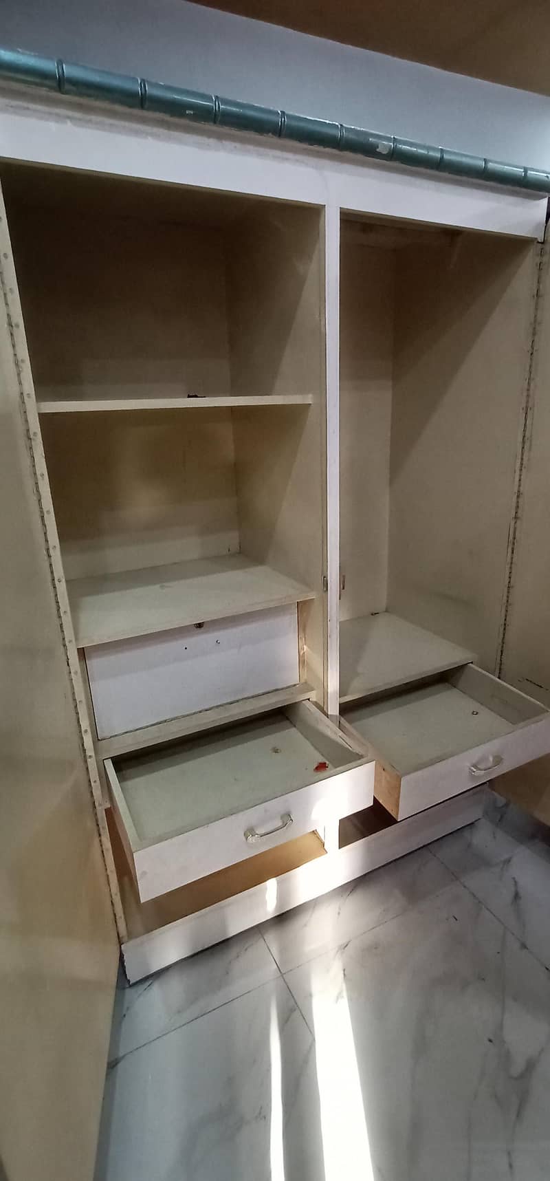 wardrobe 3