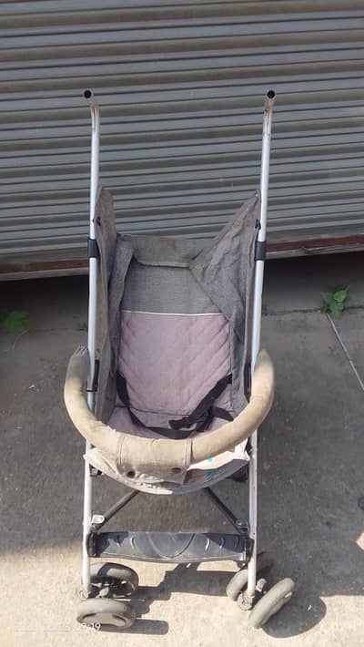 Baby use walkers & prams