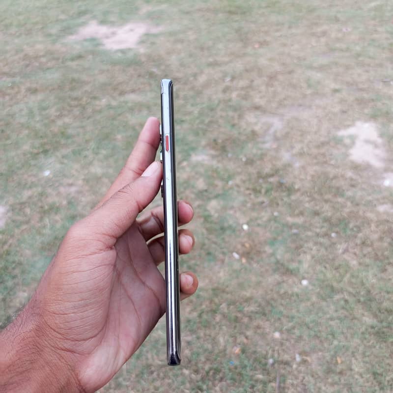 Tecno CAMON 40 Pro 1