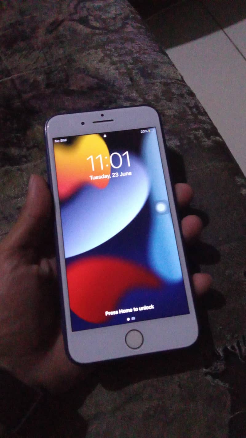 Apple iPhone 7 Plus 0