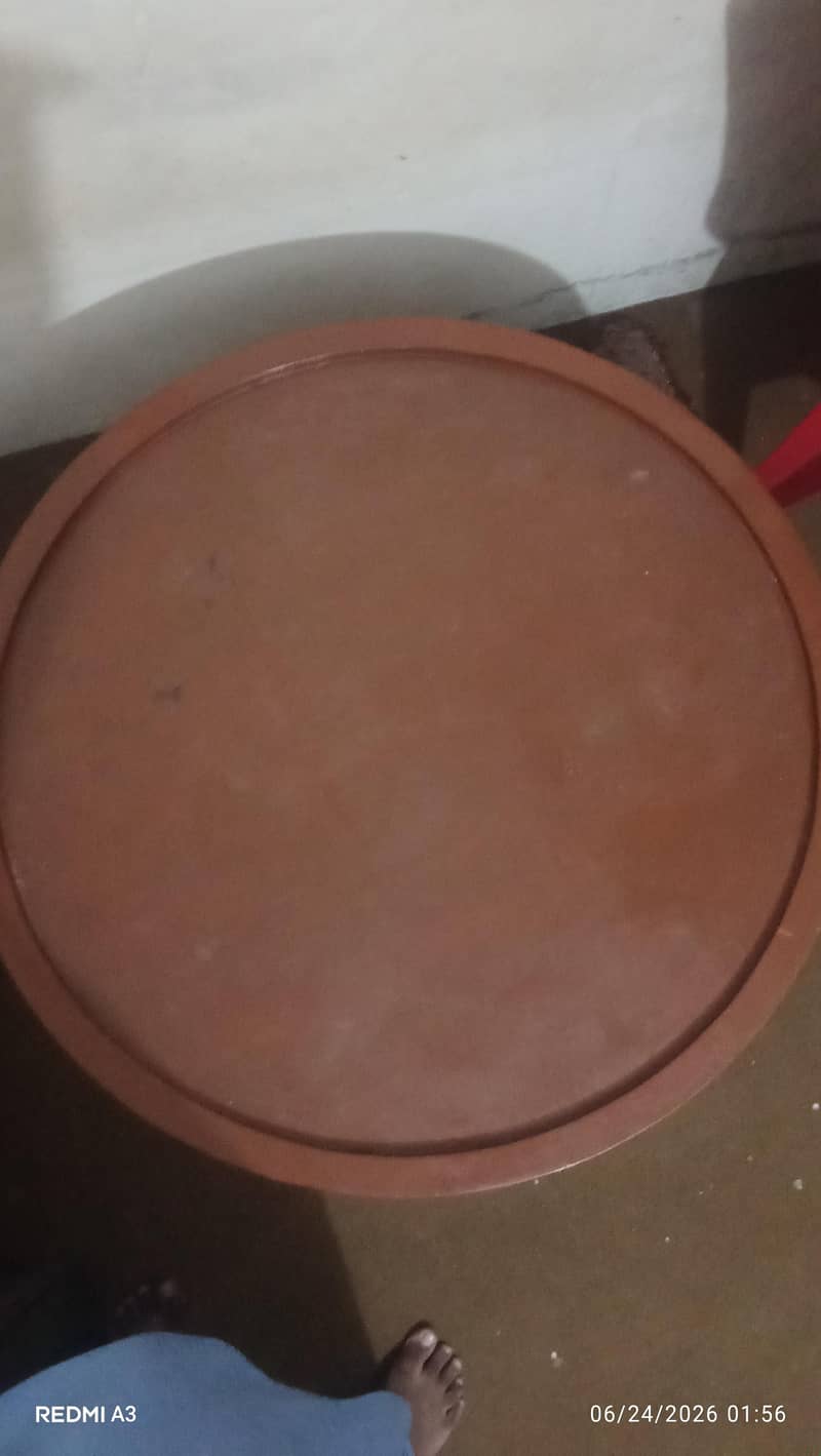 Round shape table 1