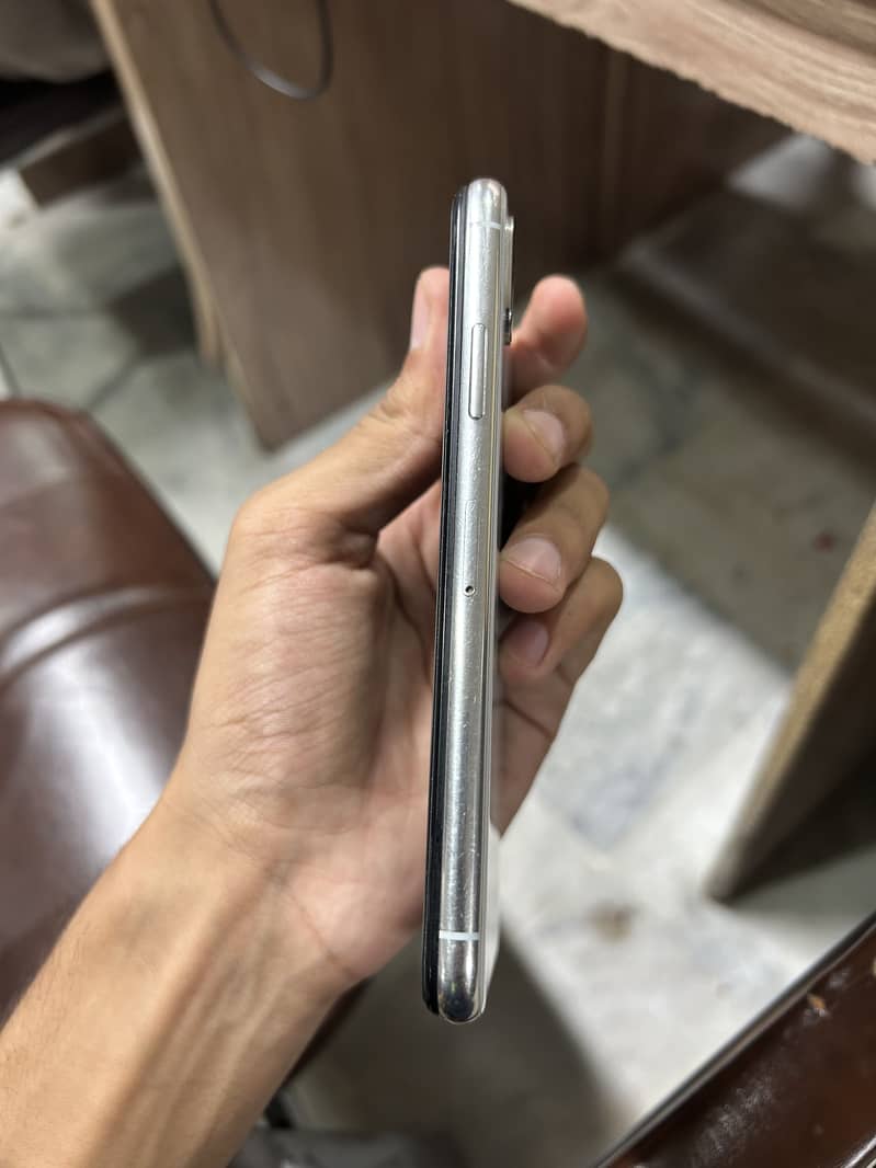 Apple iPhone X 1