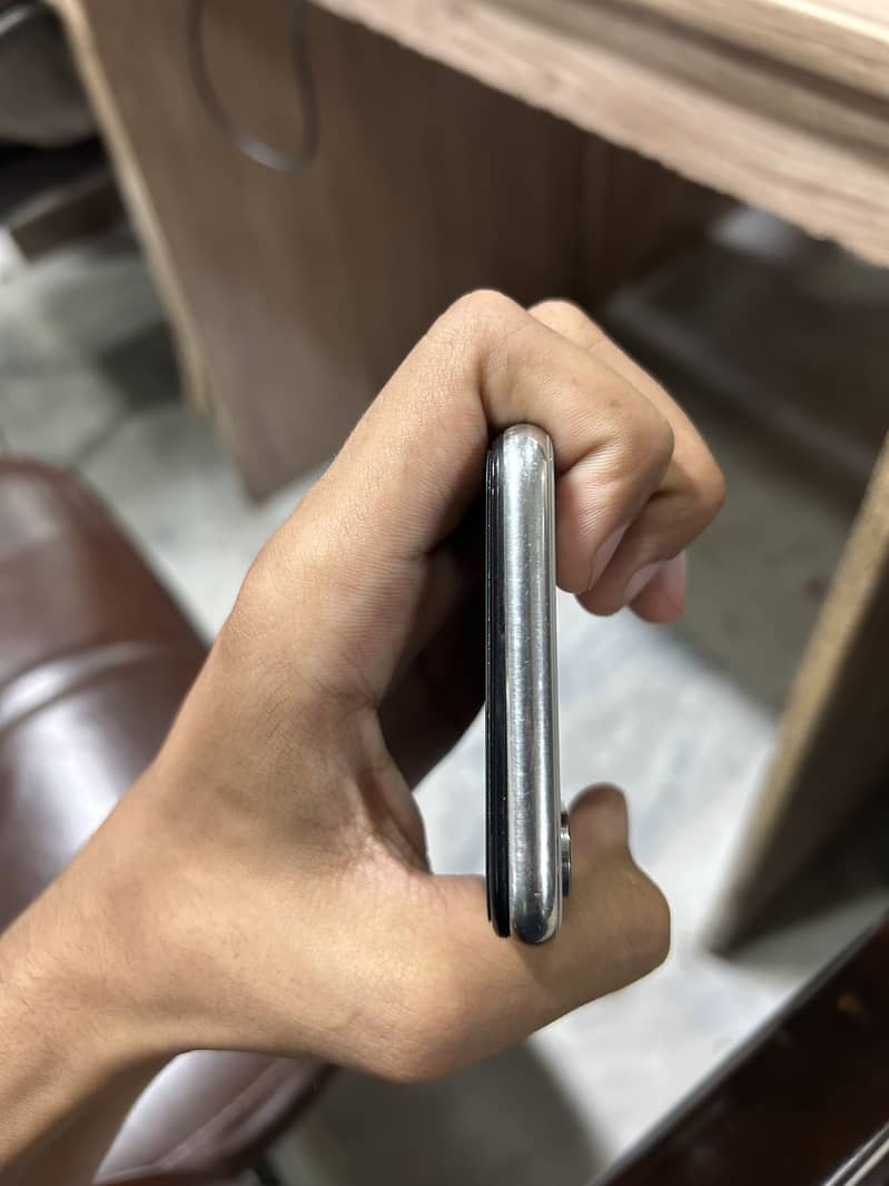 Apple iPhone X 2