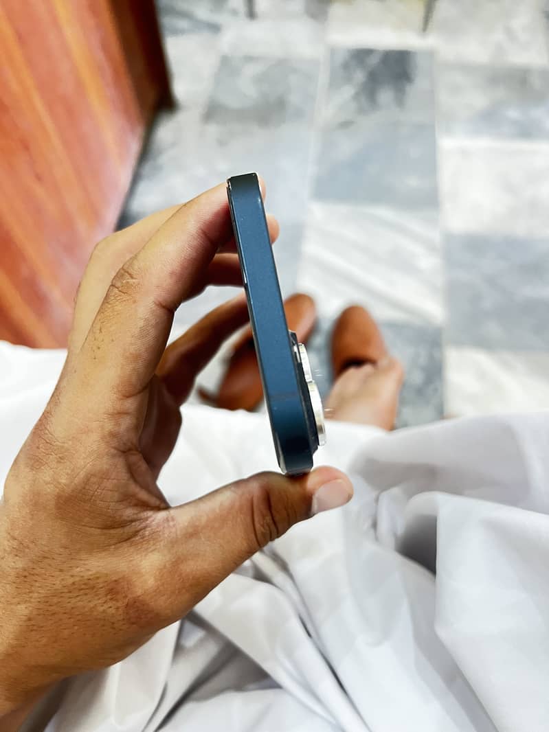 Apple iPhone 14 plus 9