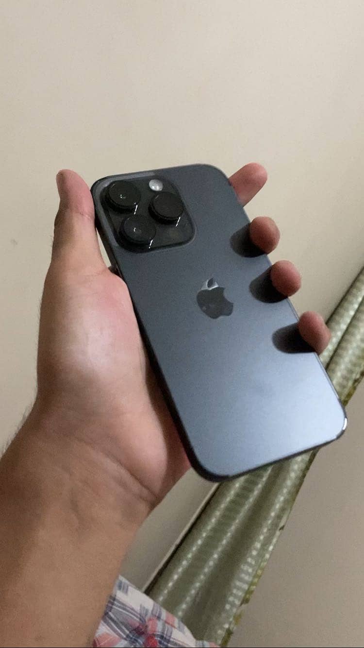 Apple iPhone 14 Pro 1