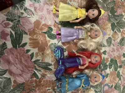 Super cute pack of 4 princess Disney dolls Elsa belle ariel and rapun