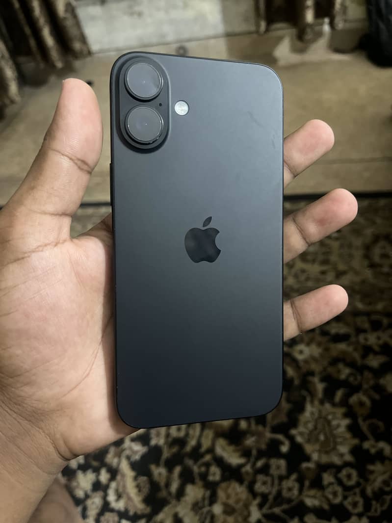 Apple iPhone 16 Plus 3