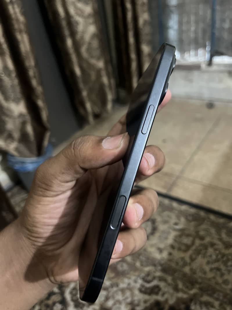 Apple iPhone 16 Plus 4