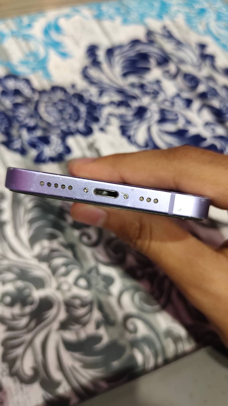 Apple iPhone 12 1
