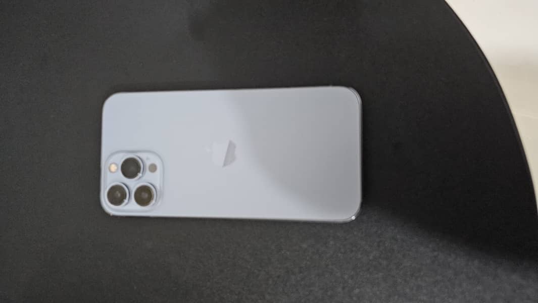 Apple iPhone 13 Pro Max 4