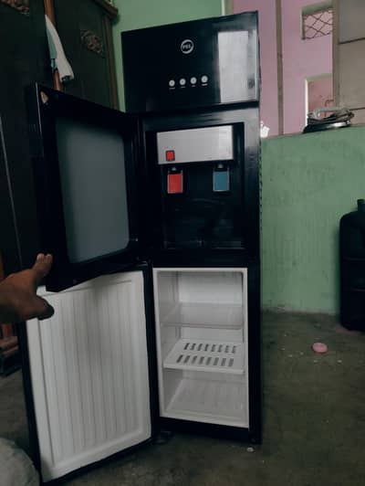 PEL water dispenser