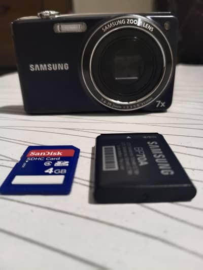 Samsung 14.2 MEGA PIXELS Digital Camera