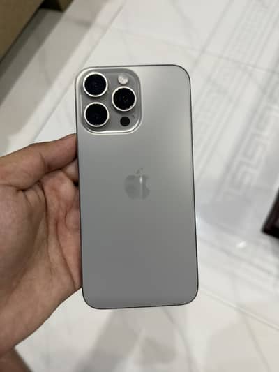 Apple iPhone 15 Pro Max 256GB Natural Titanium 89% Battery Health
