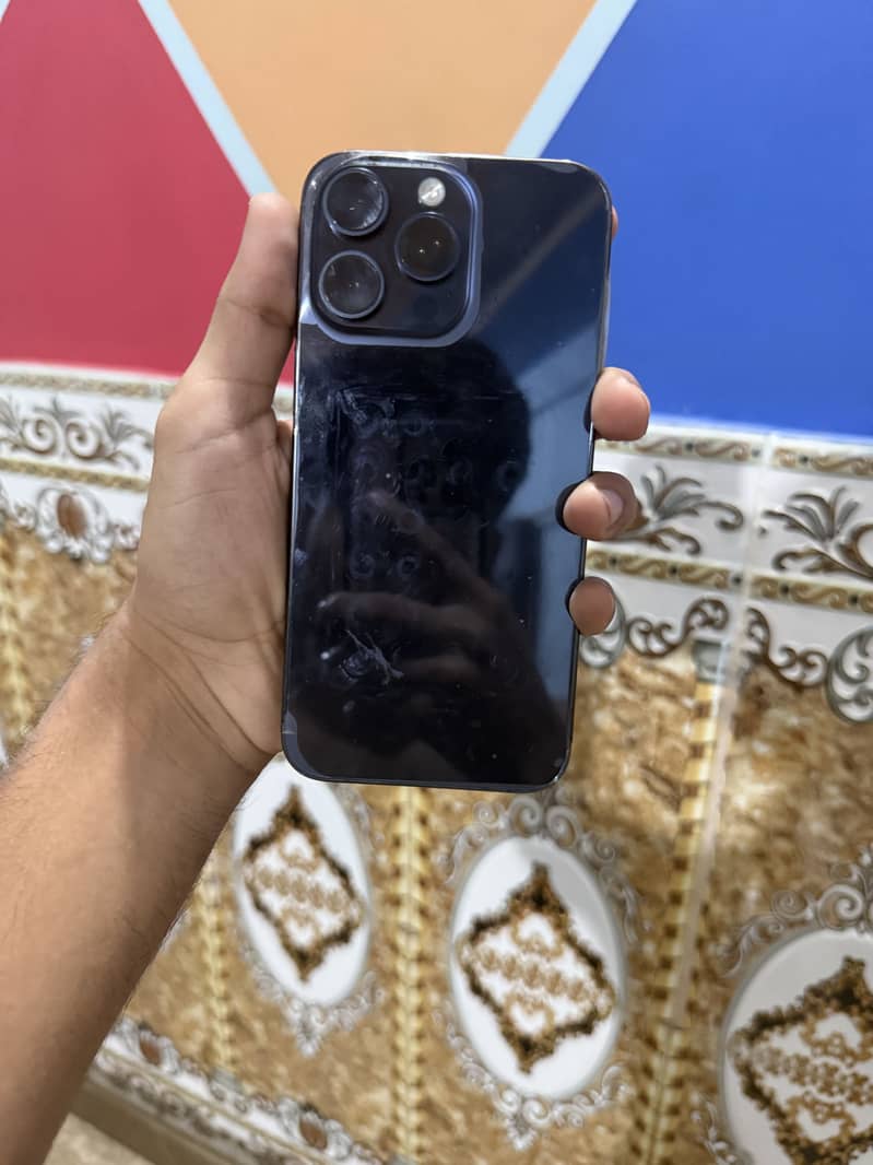 Apple iPhone 15 Pro Max 3