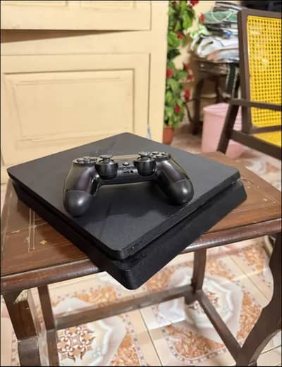PLAYSTATION 4 SLIM 500GB NON JAILBREAK BRAND NEW CONDITION