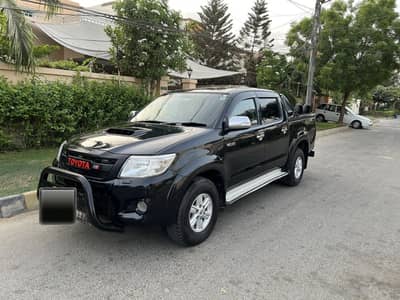 Toyota Hilux vigo London Model 2012