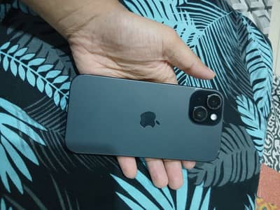 Apple iPhone 15 Sim working from 1 year