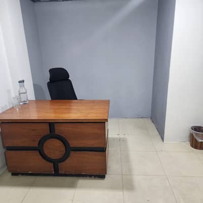 Non furnished office for rent