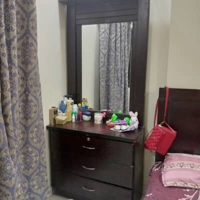 Mirror with table of three big drawers